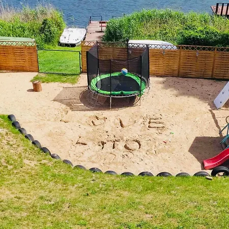 Holiday home Dom Nad Jeziorem Stacja Hartowiec Grodziczno