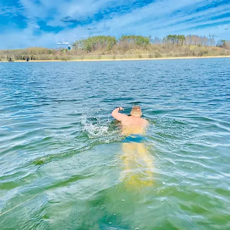 Dom Nad Jeziorem Stacja Hartowiec 펜션 Grodziczno