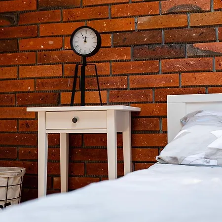 Dom Nad Jeziorem Stacja Hartowiec Holiday home Grodziczno
